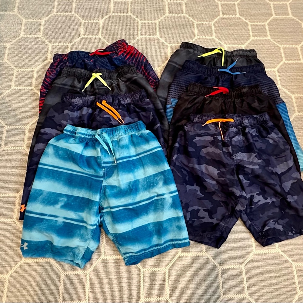 Boys Under Armor Bathing Suits size large